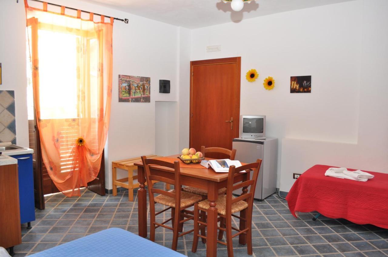 Case Albergo Al Cortiletto Licata Rum bild