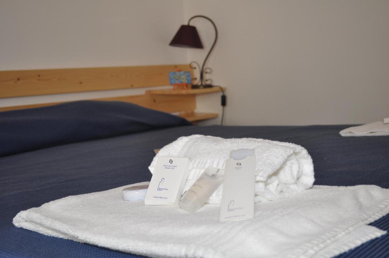 Case Albergo Al Cortiletto Licata Rum bild